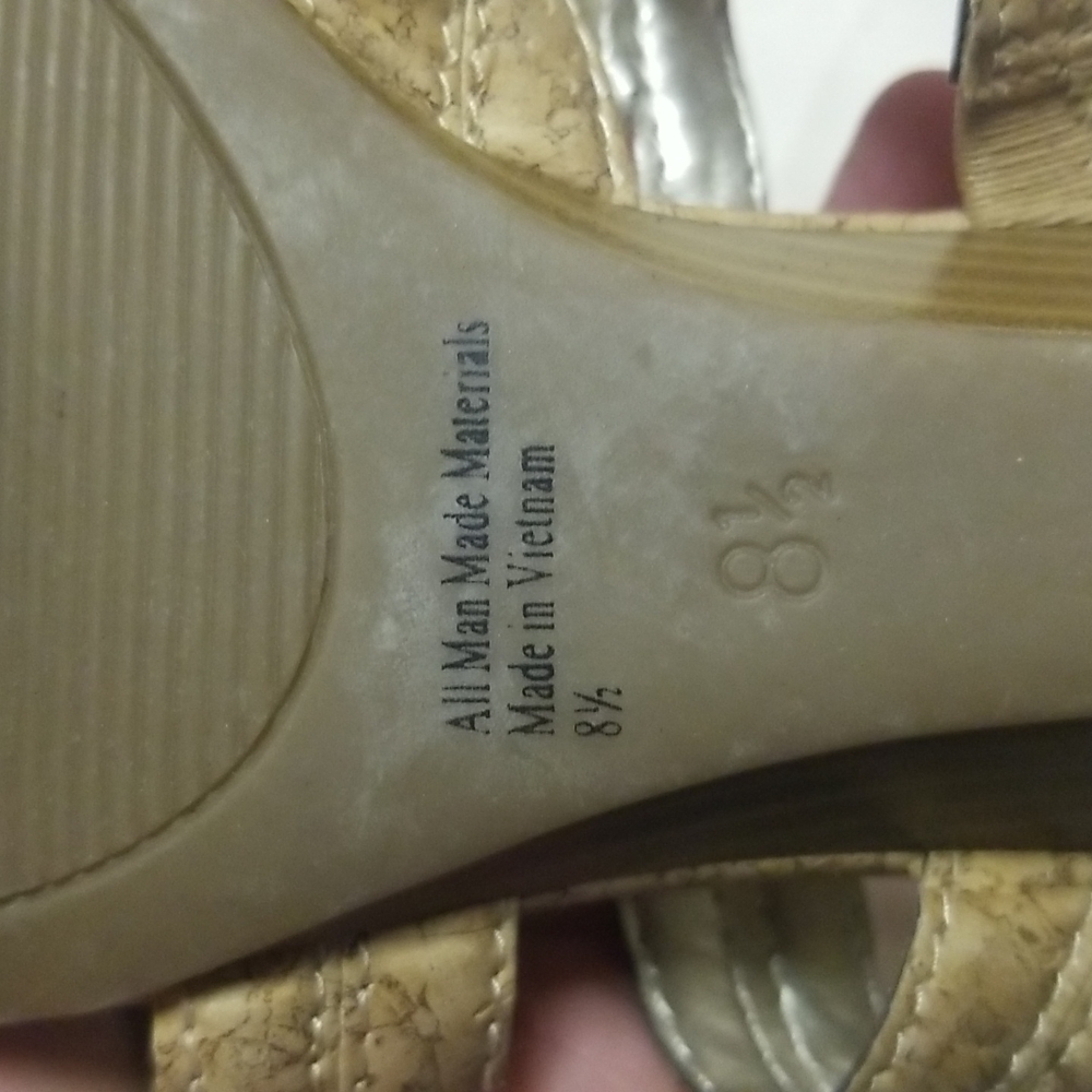 Shoes - Picture 3 of 3